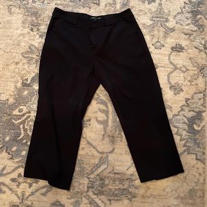 Daises Fuentes capri black pants